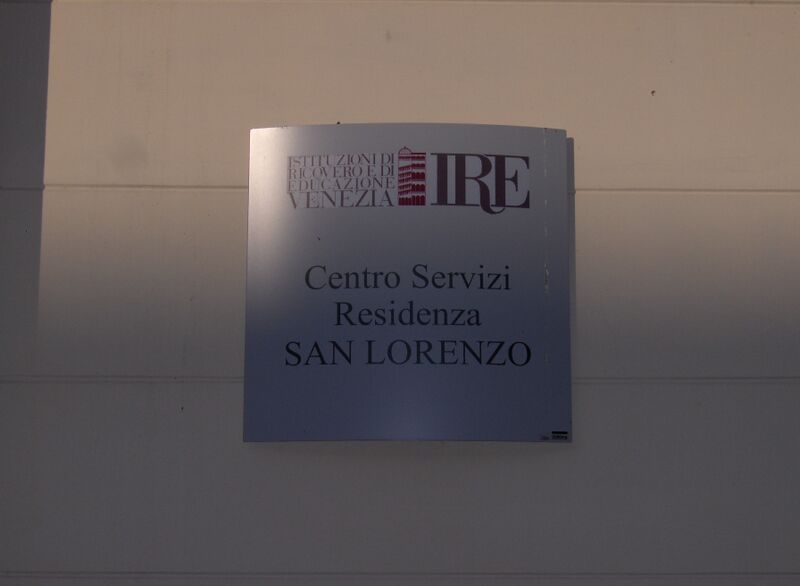 File:Retirement home sign.jpg