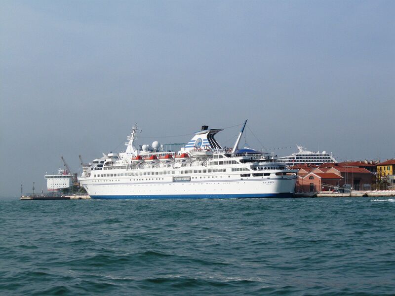 File:San Basilio1.jpg