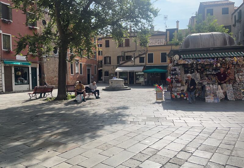File:Campo Santi apostali.jpg