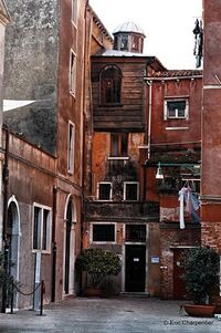 The Jewish museum was founded in 1953 by the Jewish community in Venice displaying their religion's tradition and history.