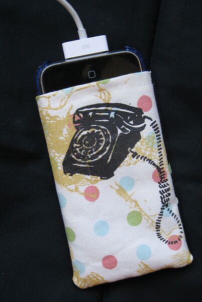 File:IPhone cases 862.jpg