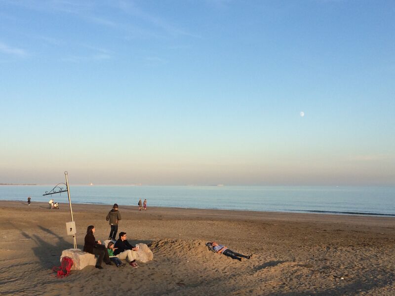 File:LidoBeach.jpg