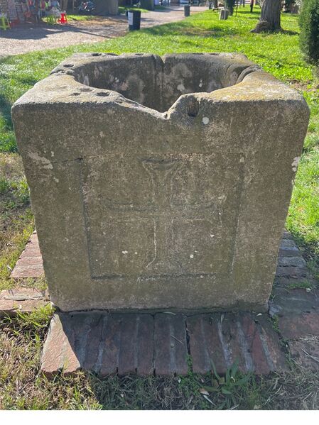 File:Carolingian Wellhead.jpg