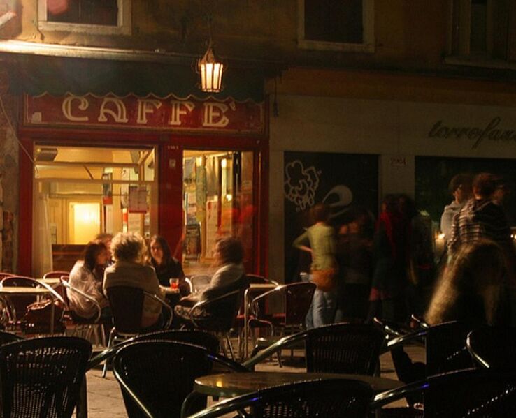File:Venicenightlife.jpg