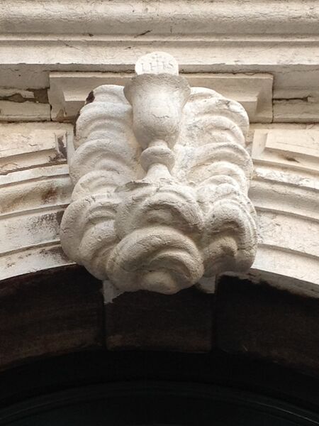 File:Keystone 64 Calle Dietro il Campanile.jpg