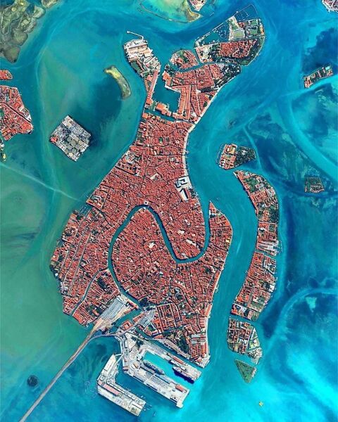 File:Birds-eye-view-of-venice.jpg