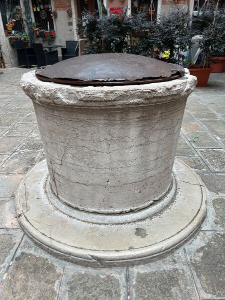 File:Neo-classical wellhead.jpg